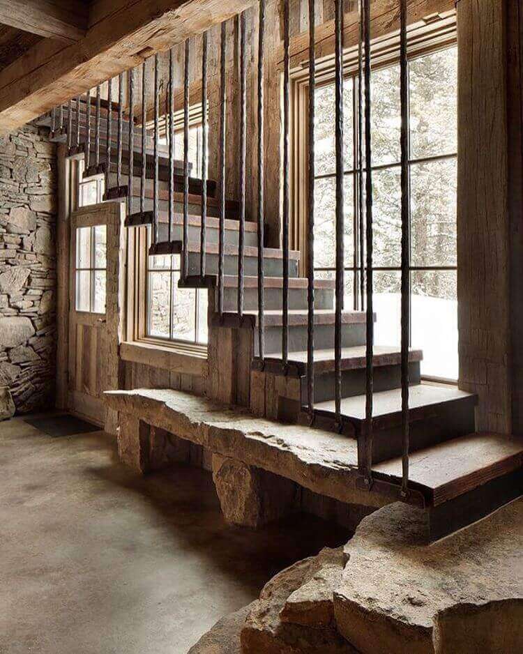 Деревянная лестница в стиле шале